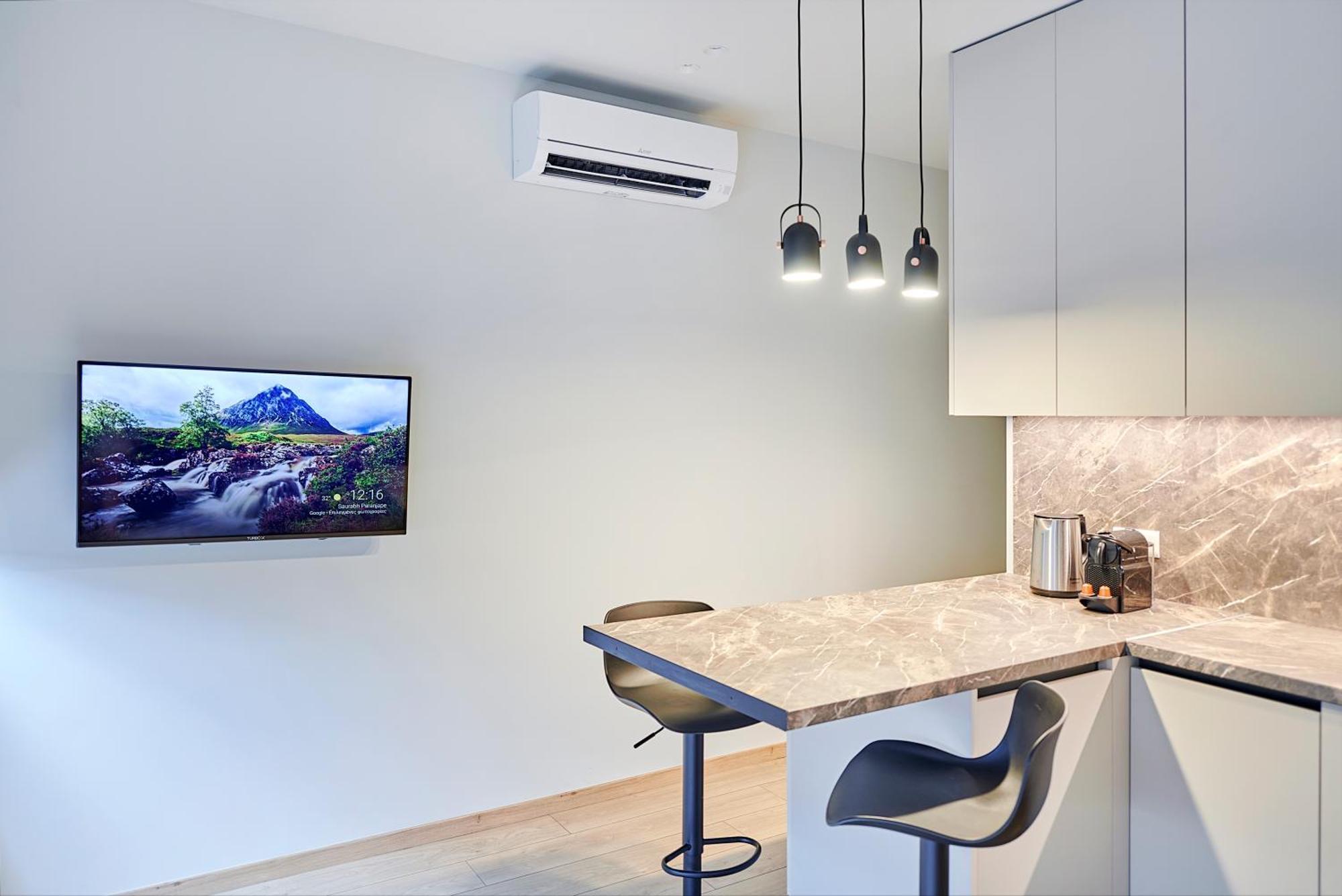 City-Center Apartment In Vibrant Monastiraki, เอเธนส์ ภายนอก รูปภาพ