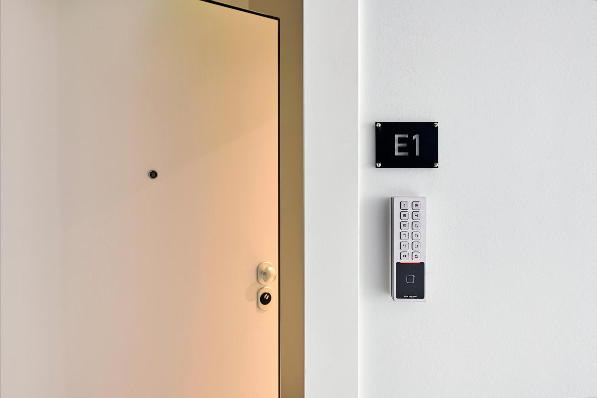 City-Center Apartment In Vibrant Monastiraki, เอเธนส์ ภายนอก รูปภาพ